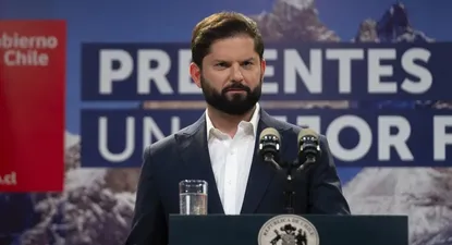 Gabriel Boric anunció este lunes que aplaza cualquier llamado a cambiar la Carta Magna durante su mandato.