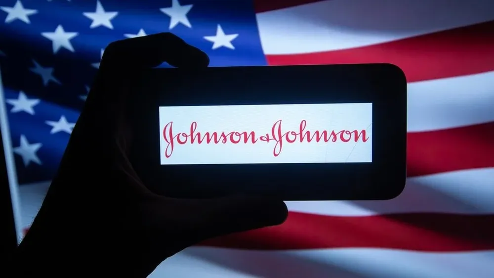 Johnson & Johnson (J&J) deberá pagar US$572 millones por su responsabilidad en la crisis de los opoides en Estados Unidos.