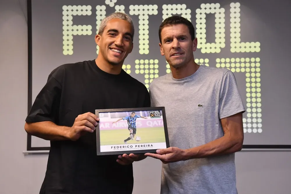 Federico Pereira durante la premiación de 2022; fue el mejor defensa