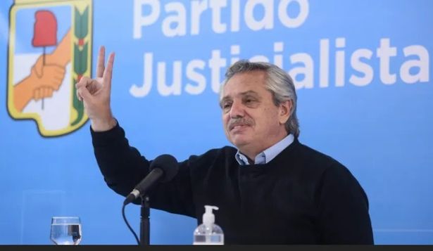 Alberto Fernández renunció a la presidencia del Partido Justicialista y denunció un linchamiento mediático