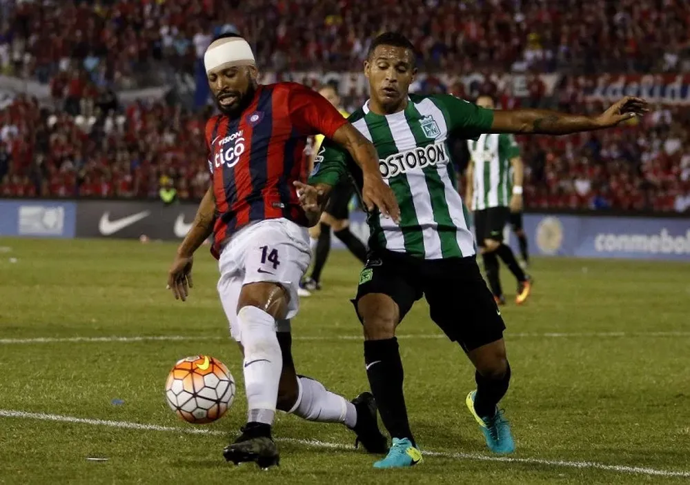 Palito volvió a cortarse la cabeza en el partido ante Atlético Nacional
