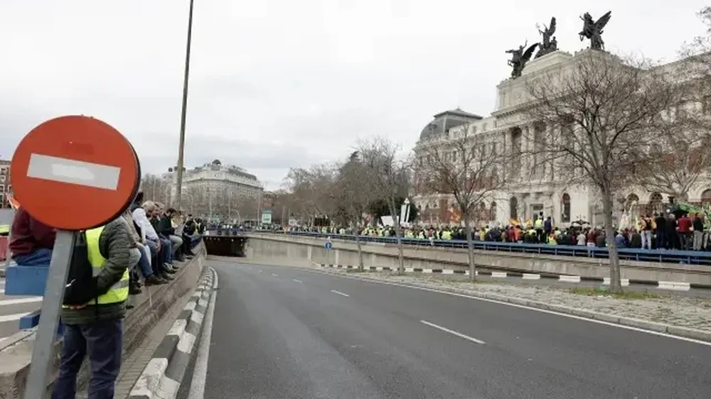 Manifestantes en los alrededores del Ministerio de Agricultura