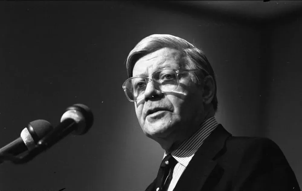Helmut Schmidt fue canciller de Alemania de 1974 a 1982 y el iniciador de la “Realpolitik” orientada por el pragmatismo por sobre las ideologías.
