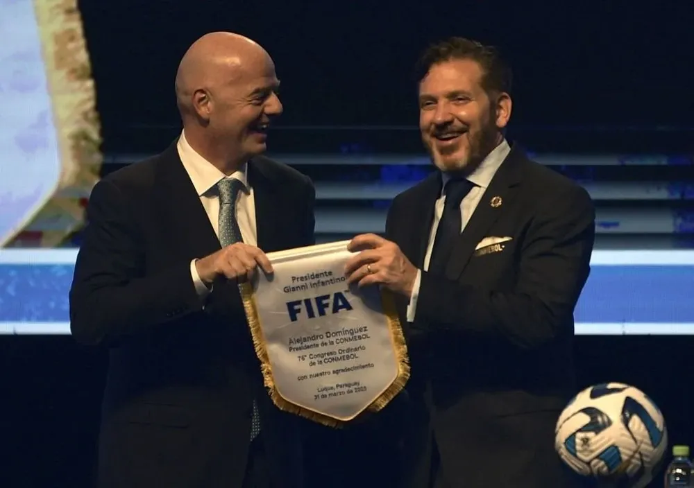 Gianni Infantino y Alejandro Domínguez
