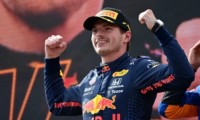 Verstappen en el podio
