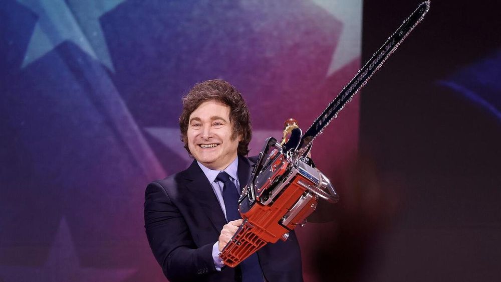 milei-motosierra-empleo publico.jpg