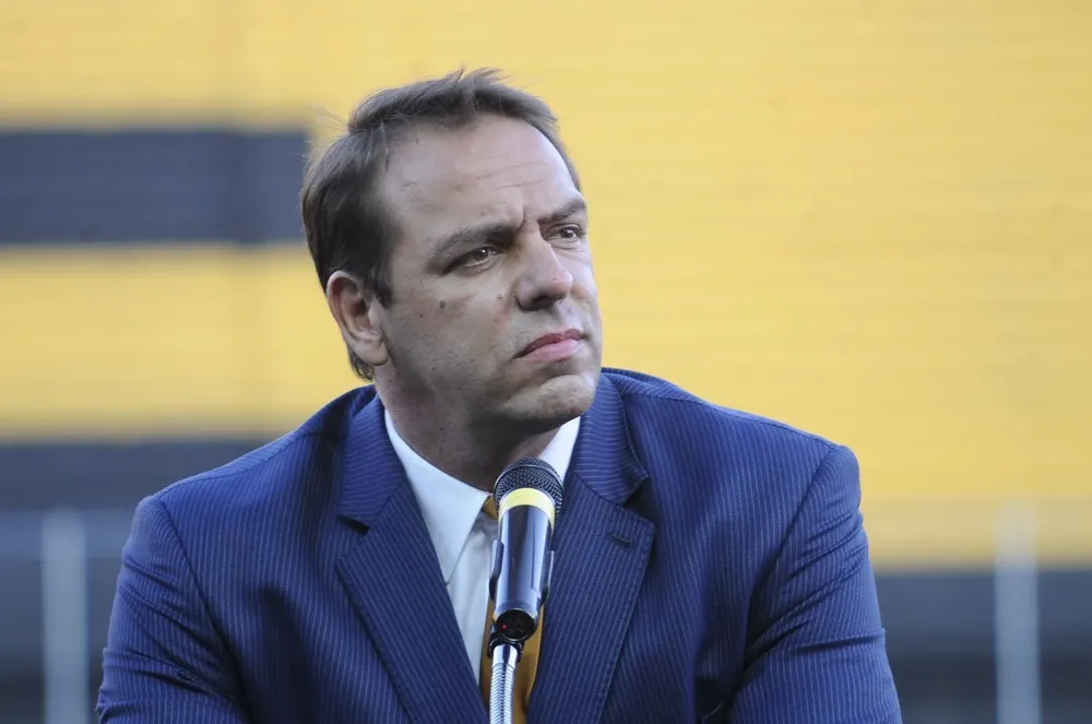 Ignacio Ruglio habló con Dawson el sábado en el vestuario tras su error en el partido ante Villa Española, le escribió un mensaje de apoyo e ironizó sobre un penal que no le pitaron a Canobbio