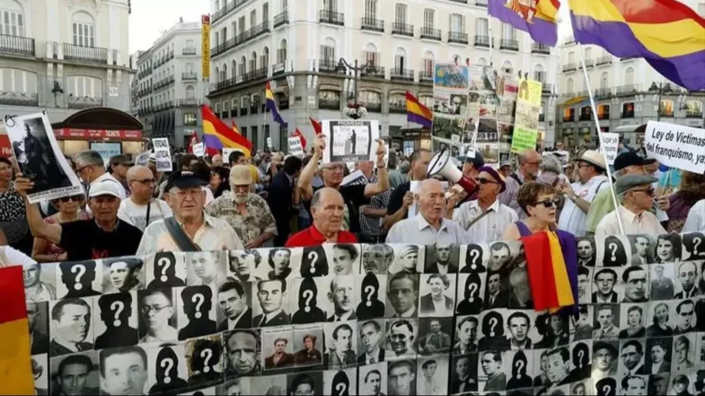Concentración por los derechos de las víctimas del franquismo en Madrid