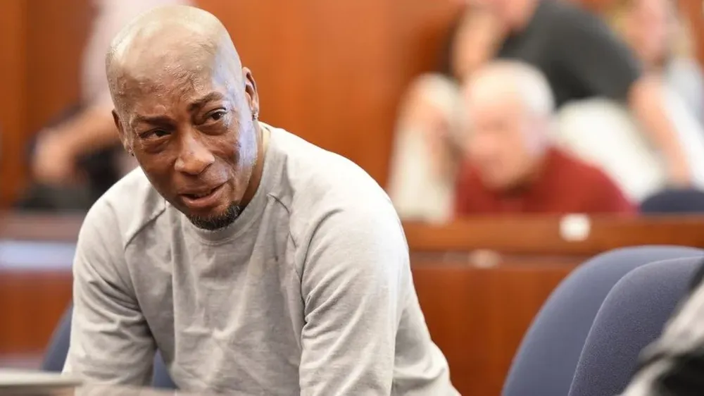 nullNunca hubiera rociado ese producto en la escuela o alrededor de personas si supiera que les haría dañonull, dijo el jardinero Dewayne Johnson.