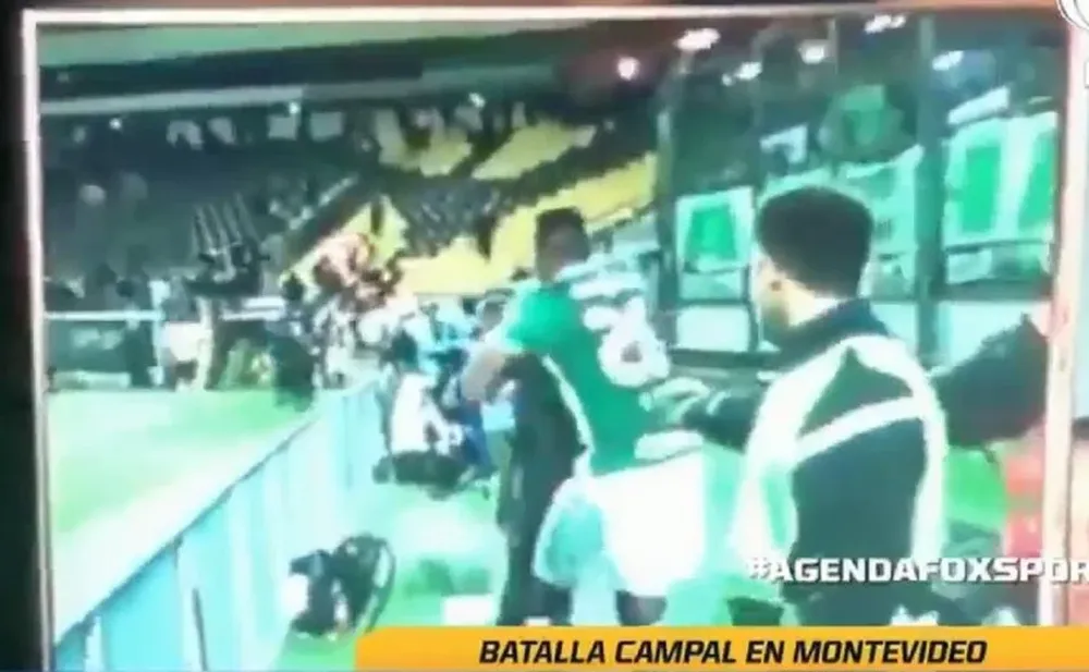 Yerry Mina se lleva el trípode