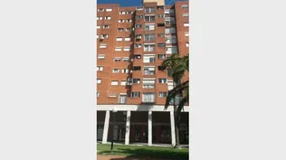 Fachada del edificio donde se encuentra el inmueble a rematarse