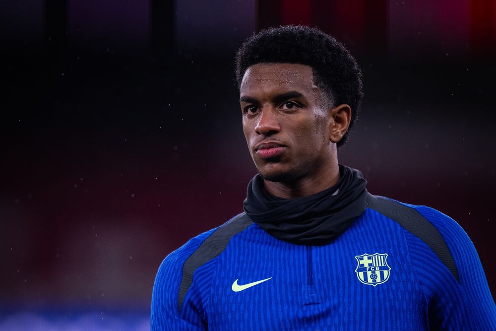 Alejandro Balde en un partido.