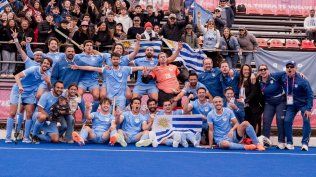 Los Cimarrones celebrando su medalla de bronce en los Juegos Odesur