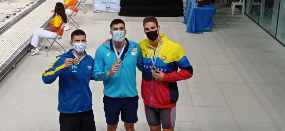 Lucas Peixoto de Brasil, Enzo Martínez de Uruguay y Alberto Mestre de Venezuela: oros