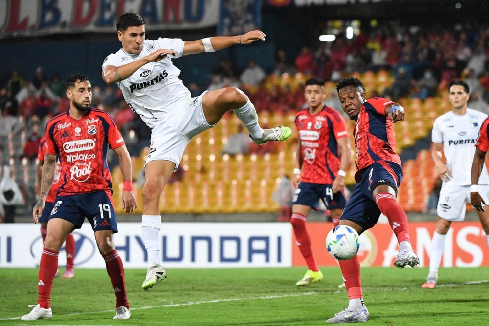 Santiago Laquidaín de Liverpool va con todo ante Alexis Serna de Independiente Medellín por Copa Libertadores