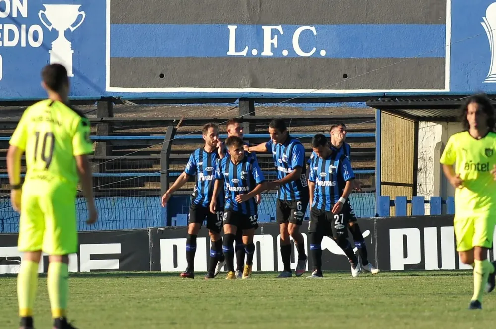 El festejo de Liverpool por el empate ante Peñarol