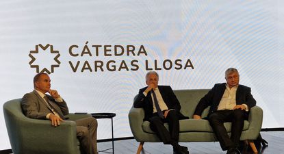 El periodista Alvaro Vargas Llosa y Gerardo Bongiovanni, presidente de la Fundacion Libertad.