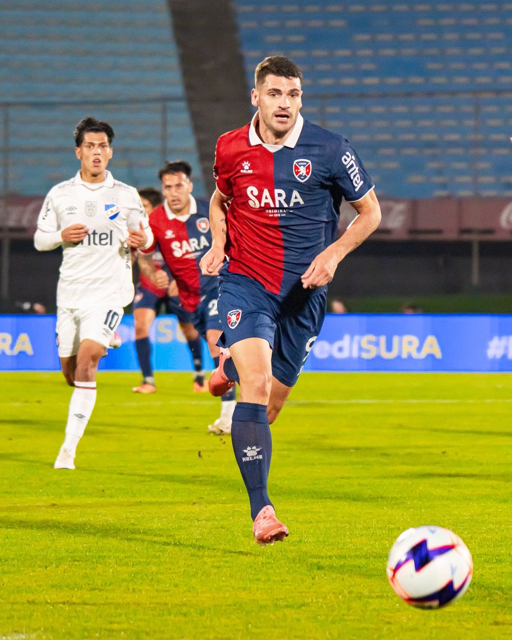 Álvaro López fue la figura de Albion ante Nacional por el Torneo Apertura