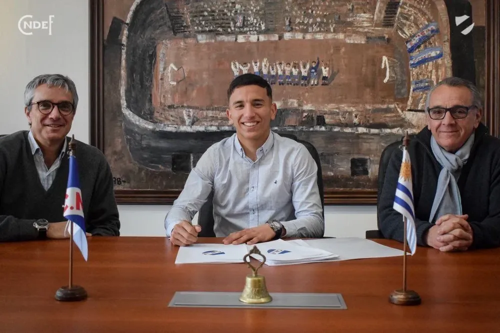 Cartagena cuando firmó contrato con Nacional