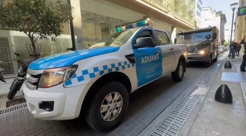 Allanamientos en la City