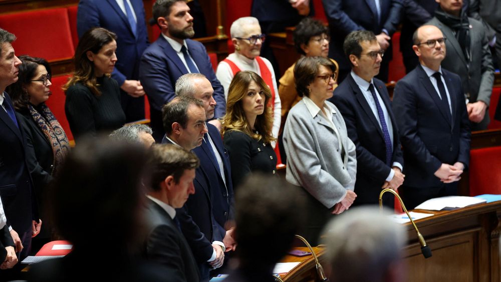 Los legisladores franceses guardaron un minuto de silencio en homenaje a Deranque.