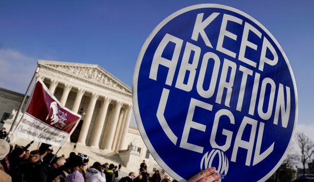 Una partera latina, la primera en ser procesada por practicar abortos bajo la nueva ley de Texas