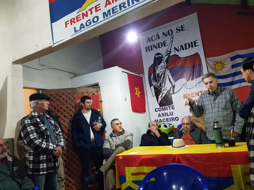 Daniel Martínez y Yamandú Orsi en comité Lago Merín