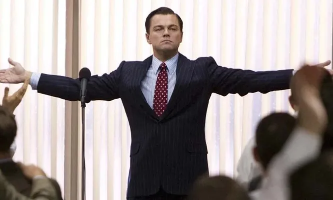 Escena de la película “El lobo de Wall Street” (2013), basada en la historia de Jordan Belfort