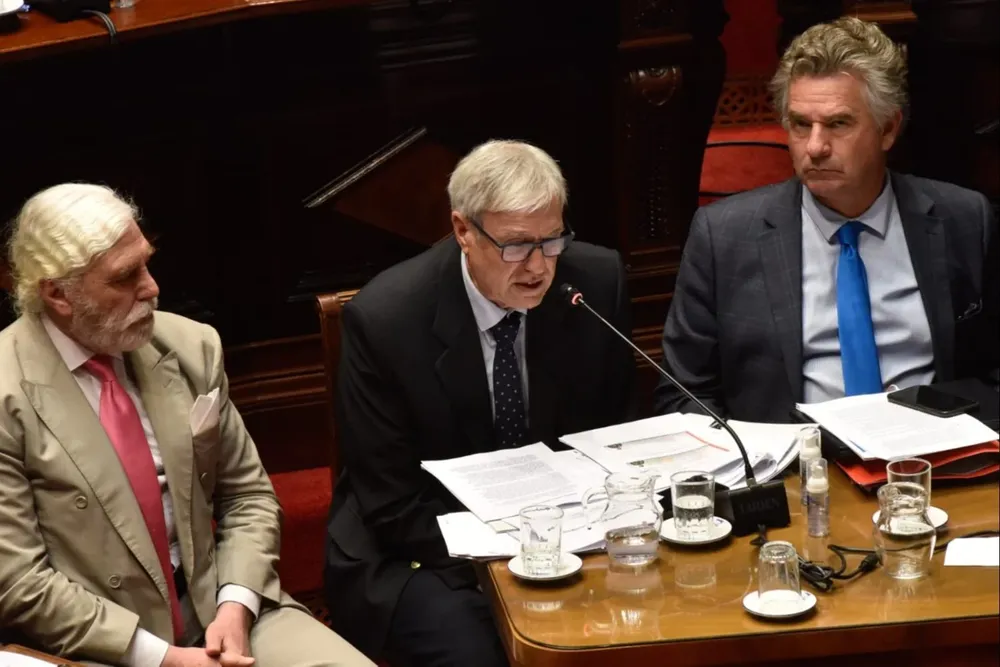 El presidente de OSE, Raúl Montero, en la interpelación de este miércoles