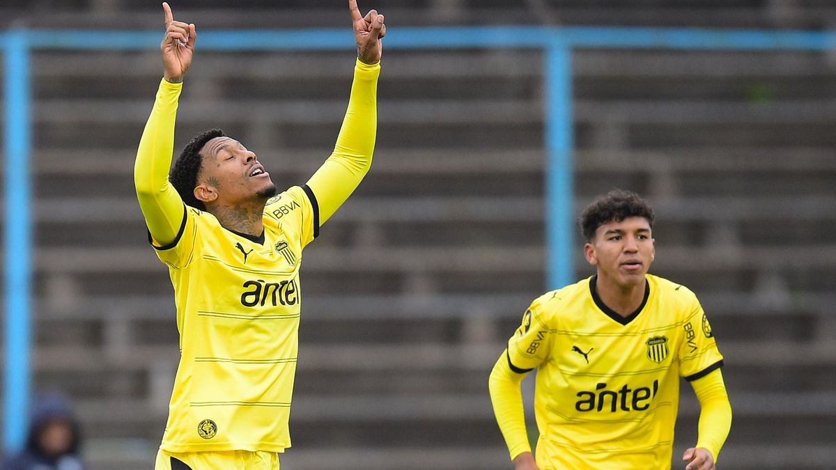 Mirá el gol de Abel Hernández con el que Peñarol le ganó a C