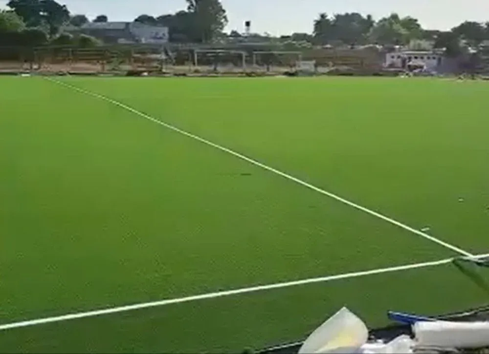 El estadio de Las Acacias de Peñarol ya tiene el césped sintético