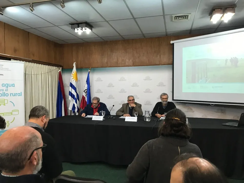 José Olascoaga, Enzo Benech y José Bervejillo.