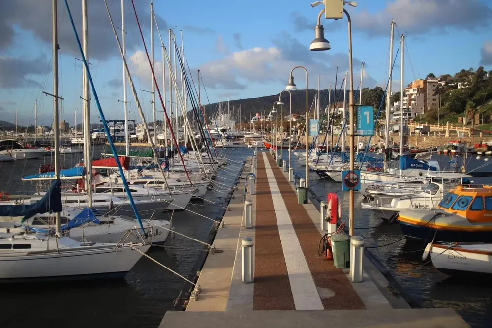 Autoridades de la Intendencia de Maldonado y de la ANP recorrieron el puerto de Piriápolis.