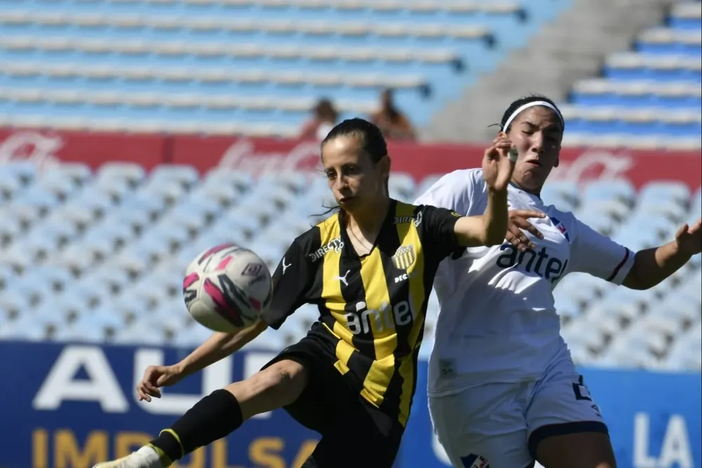 Belén Aquino y Oriana Fontán