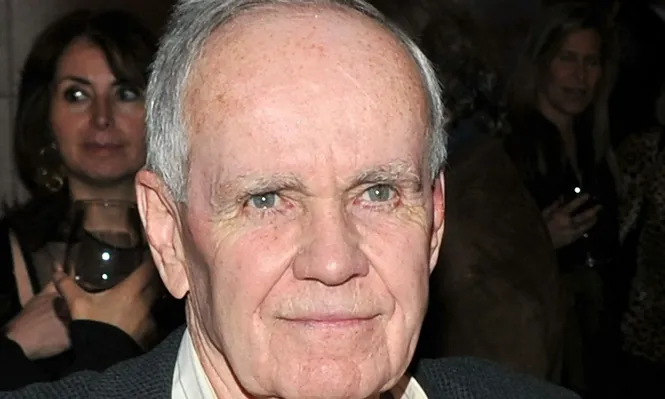 Murió Cormac McCarthy, autor de La carretera y No es país para viejos, a los 89 años