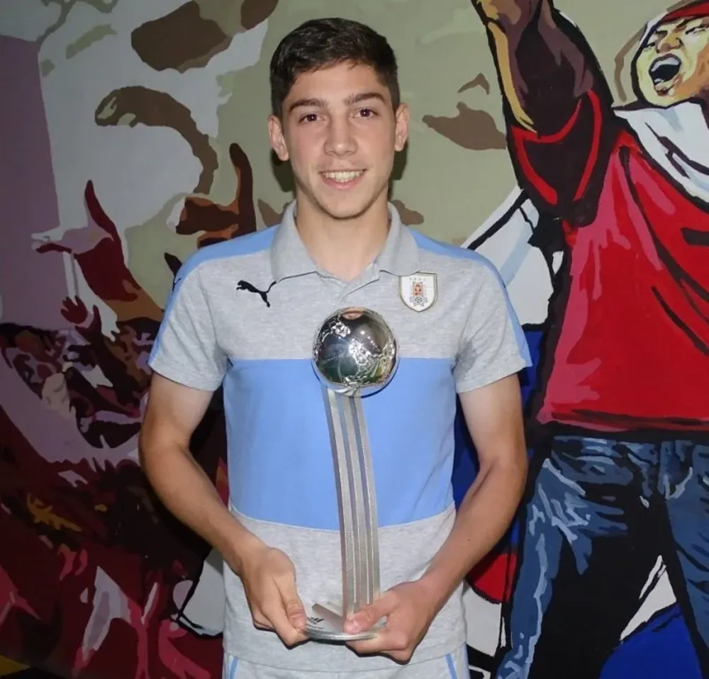 Federico Valverde fue premiado con el Balón de Plata del Mundial