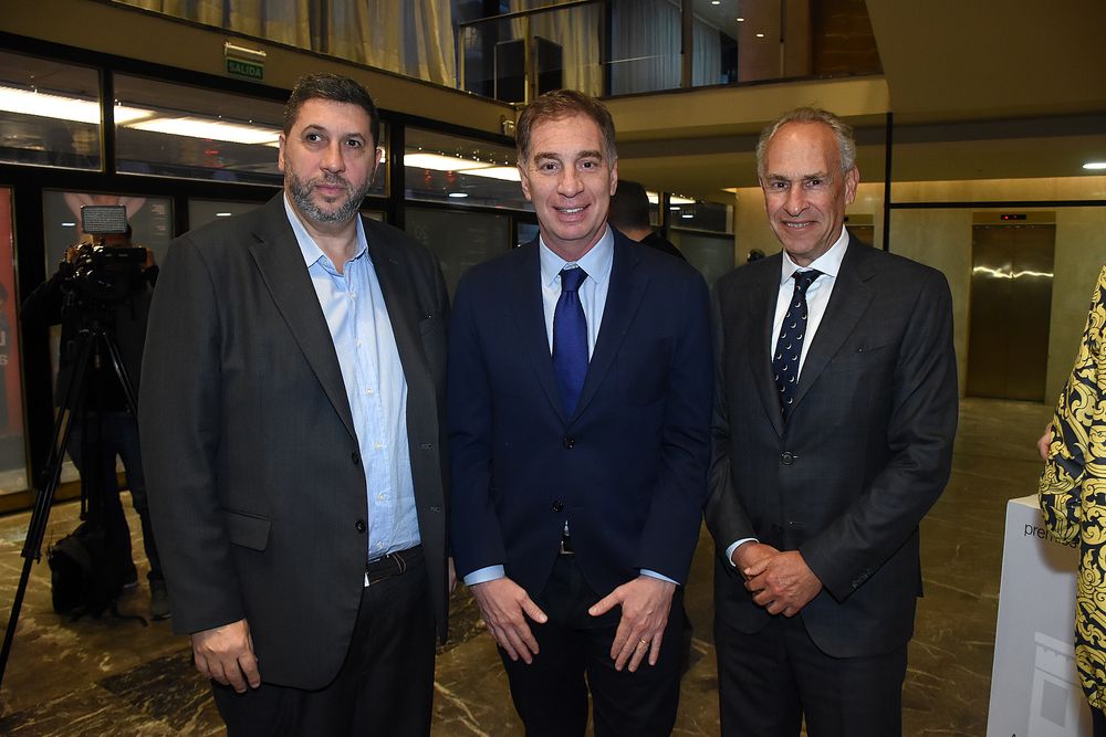 El presidente de la Auditoría General de la Nación Juan Manuel Olmos, el diputado del PRO Diego Santilli y el empresario Marcelo Mindlin El presidente de la Auditoría General de la Nación Juan Manuel Olmos, el diputado del PRO Diego Santilli y el empresario Marcelo Mindlin