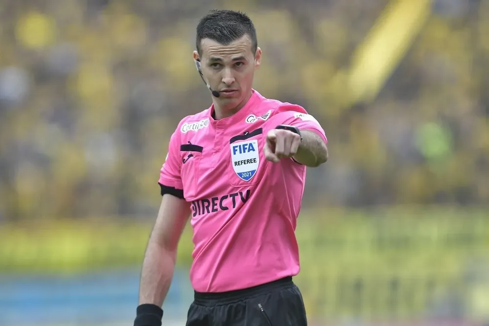 Andrés Matonte, juez del partido