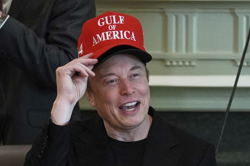 musk gorra.jpeg