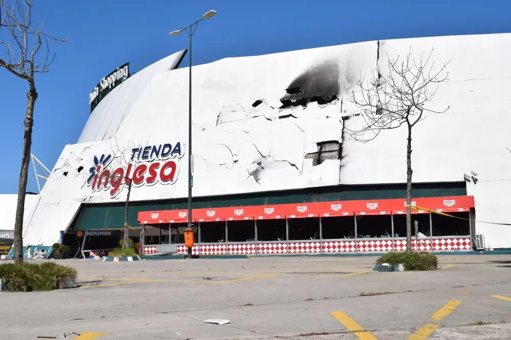 El Punta Shopping, un mes y 15 días luego del incendio