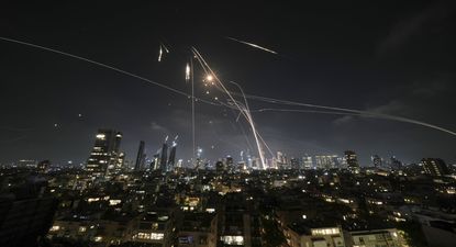 El Observador | Israel - Irán - sistema israelí intercepta misiles iraníes - AP.jpg