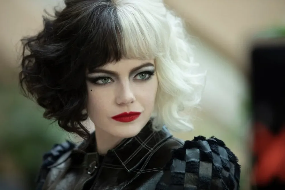 Emma Stone interpreta a una joven Cruella