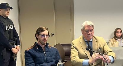 Jairo Larrarte y su abogado, Enrique Moller, en audiencia judicial el 5 de setiembre
