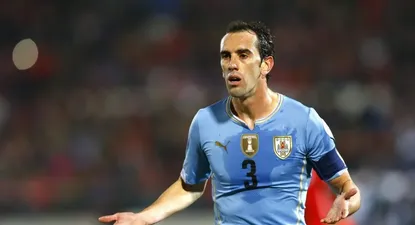 ¿Llega Godín al partido con Brasil?