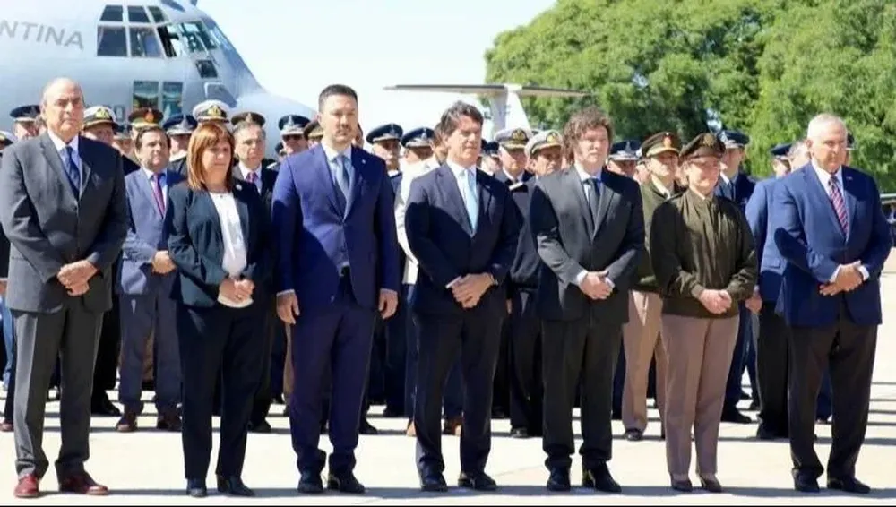 La comitiva argentina junto a Richardson