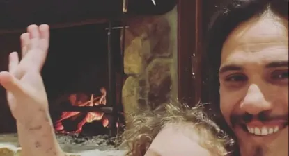 Cavani viajó en familia este sábado hacia España