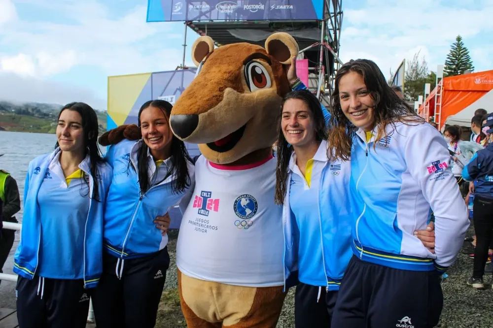 La cuarteta formada por Zoe Acosta, Tatiana Seijas, Cloe Callorda y Romina Cetraro