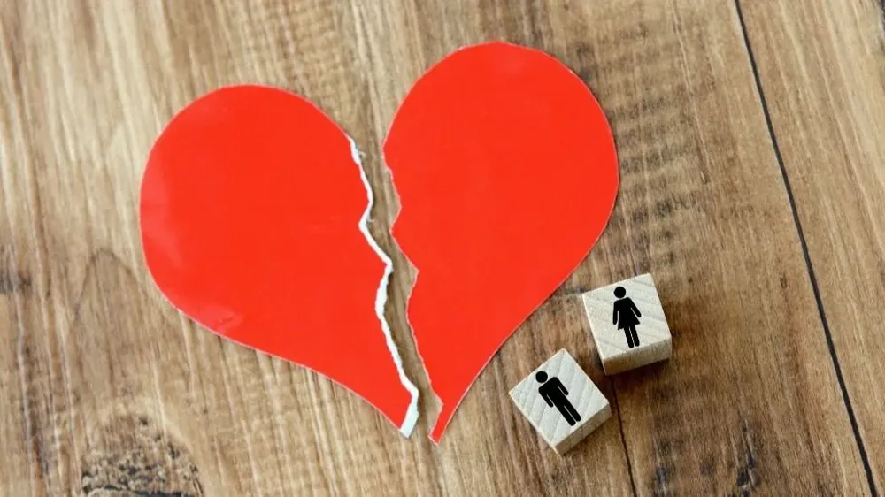 Es mucho más probable que tu esposa acceda a un divorcio si está enamorada de otra persona, afirmó Stephanie Scott.