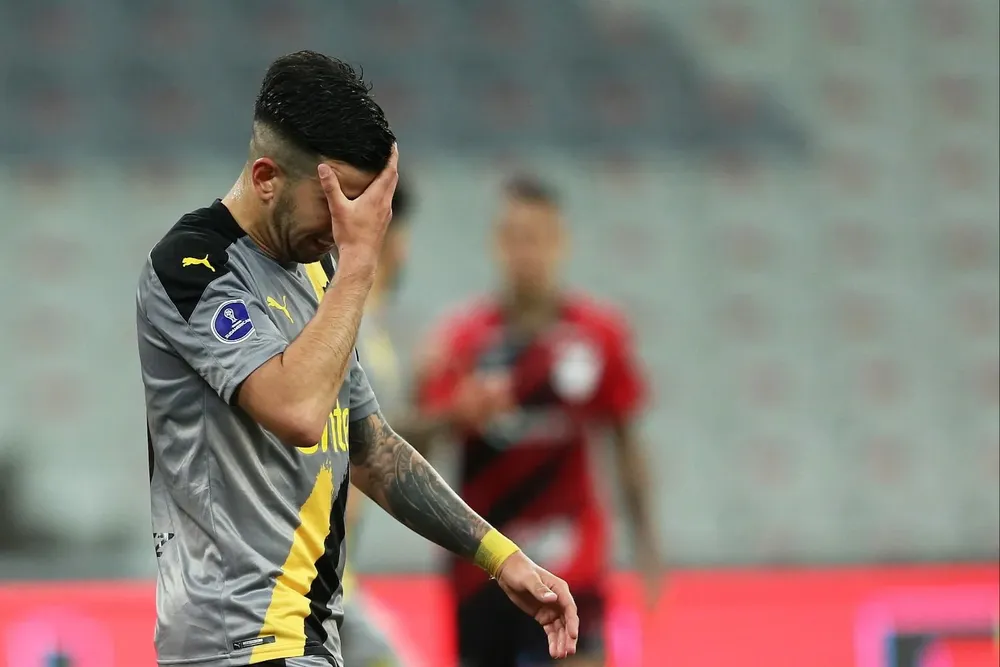 Pablo Ceppelini se lamenta por haber errado el penal