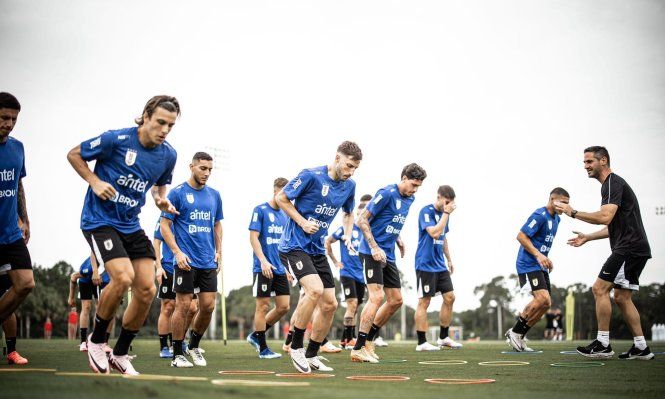 Práctica de la selección uruguaya este domingo en Palm Beach